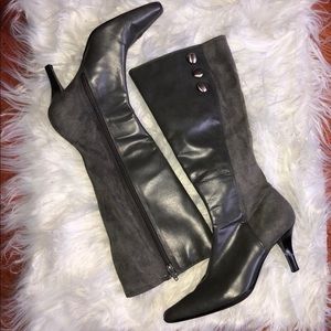 Predictions boots grey pointed toe size 6.5